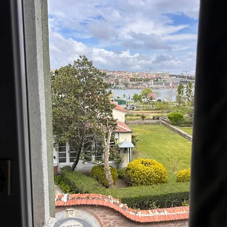 I1 - Stunning Seaview, By The Tram, Jacuzzi 3* איסטמבול
