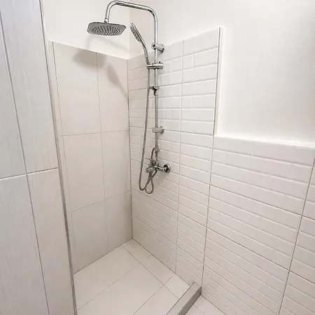 מלון דירות I1 - Stunning Seaview, By The Tram, Jacuzzi 3*