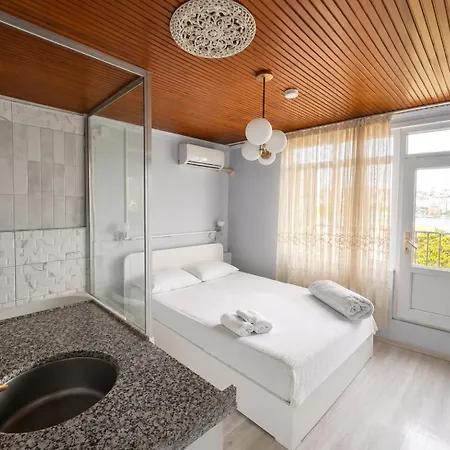 I1 - Stunning Seaview, By The Tram, Jacuzzi מלון דירות איסטמבול